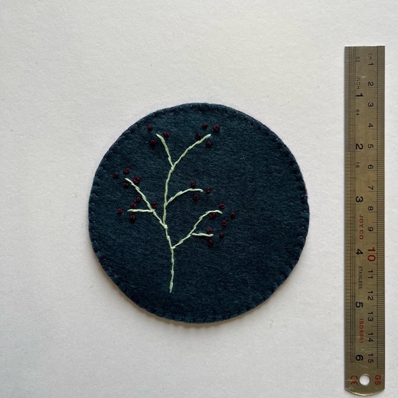 ‏Handcrafted felt coasters and embroidered.set of 4 - Picture 3 of 5